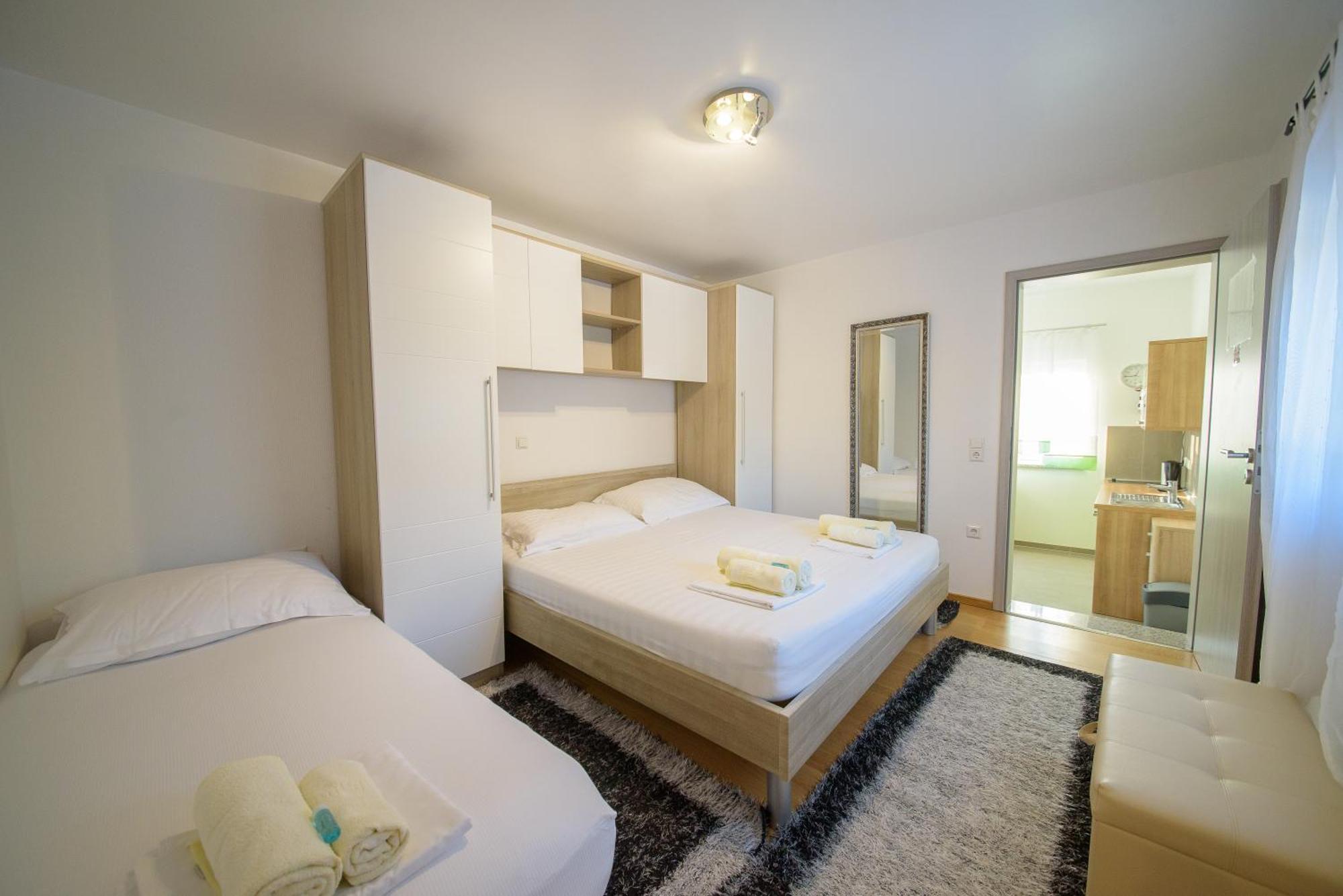 Jeli Apartments 스타리그라드 파클레니차 객실 사진